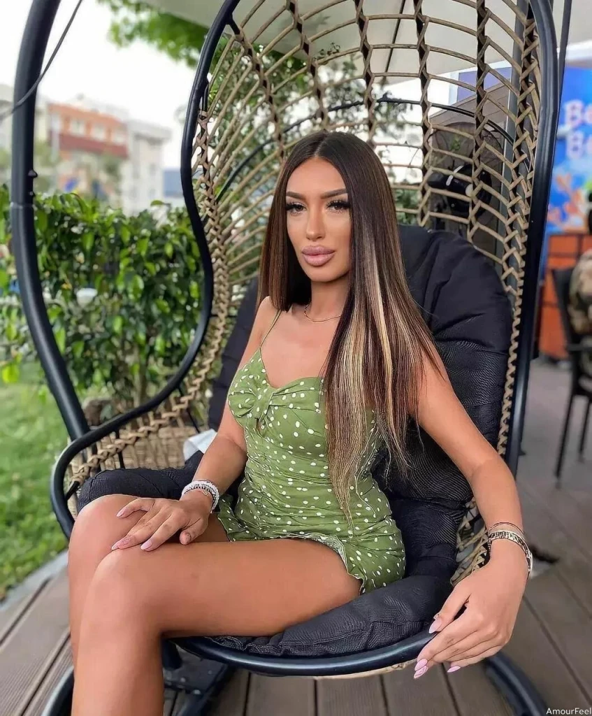 Alina Profile image 6