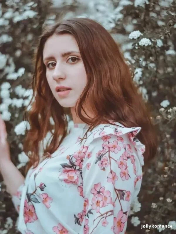 Elena Profile image 5