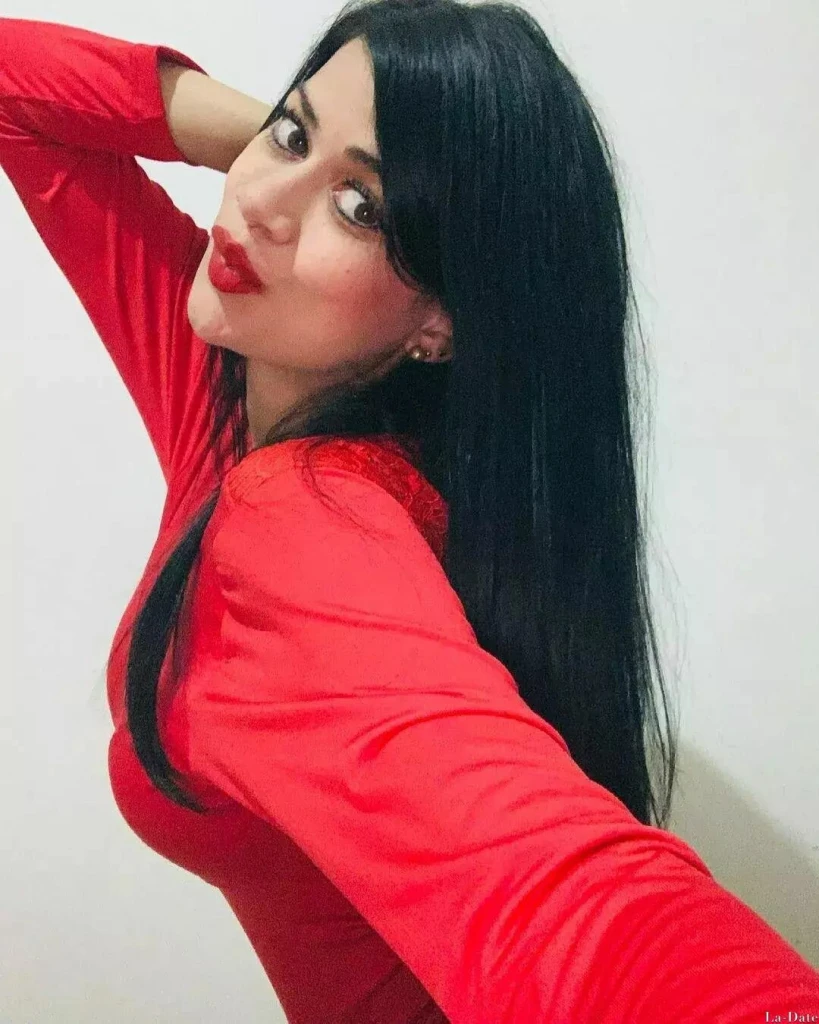 Sandra Profile image 6