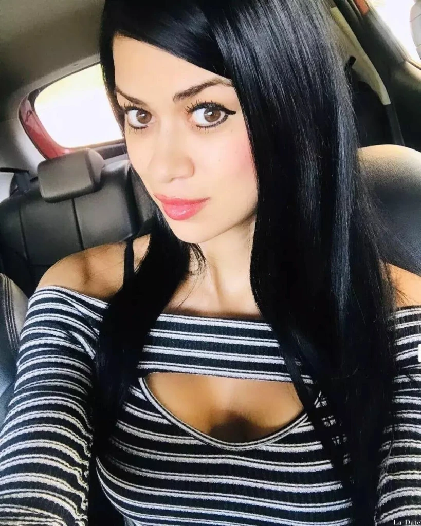 Sandra Profile image 3