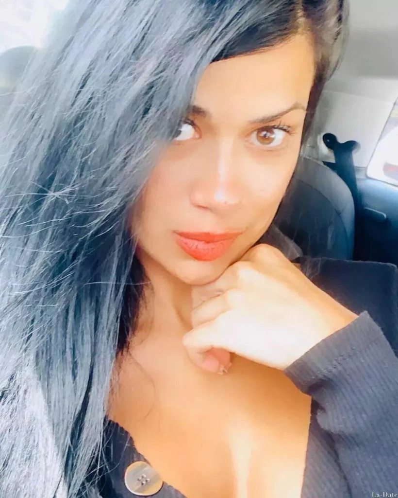 Sandra Profile image 2