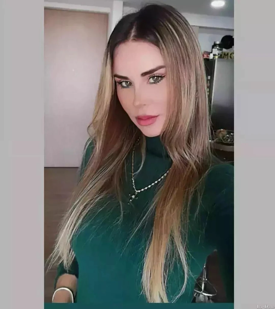 Sarahy Profile image 2