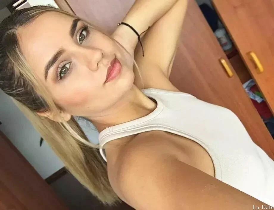 Dora Profile image 4