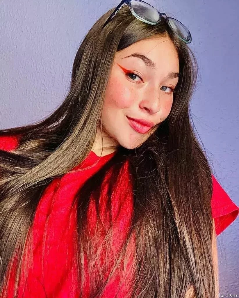 Diana Profile image 2