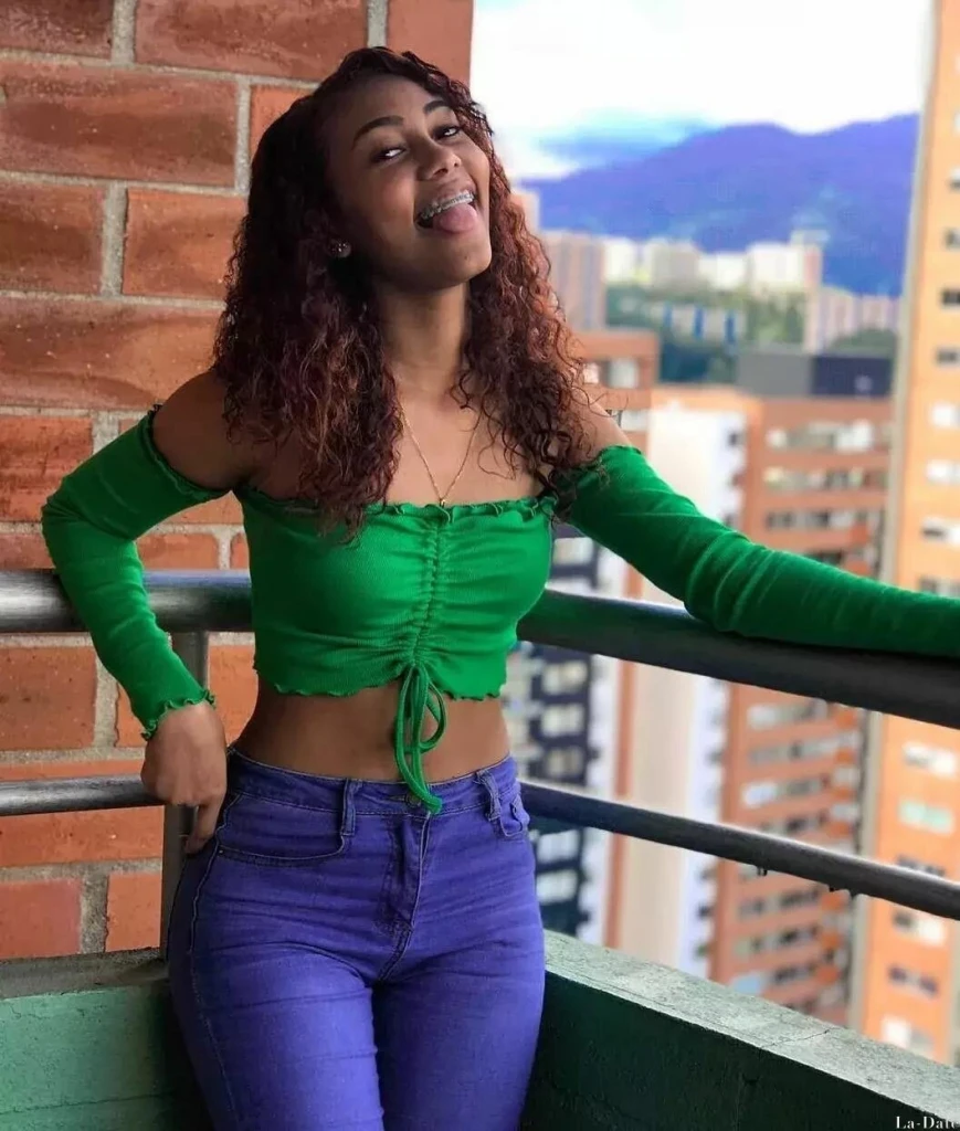 Isabella Profile image 5