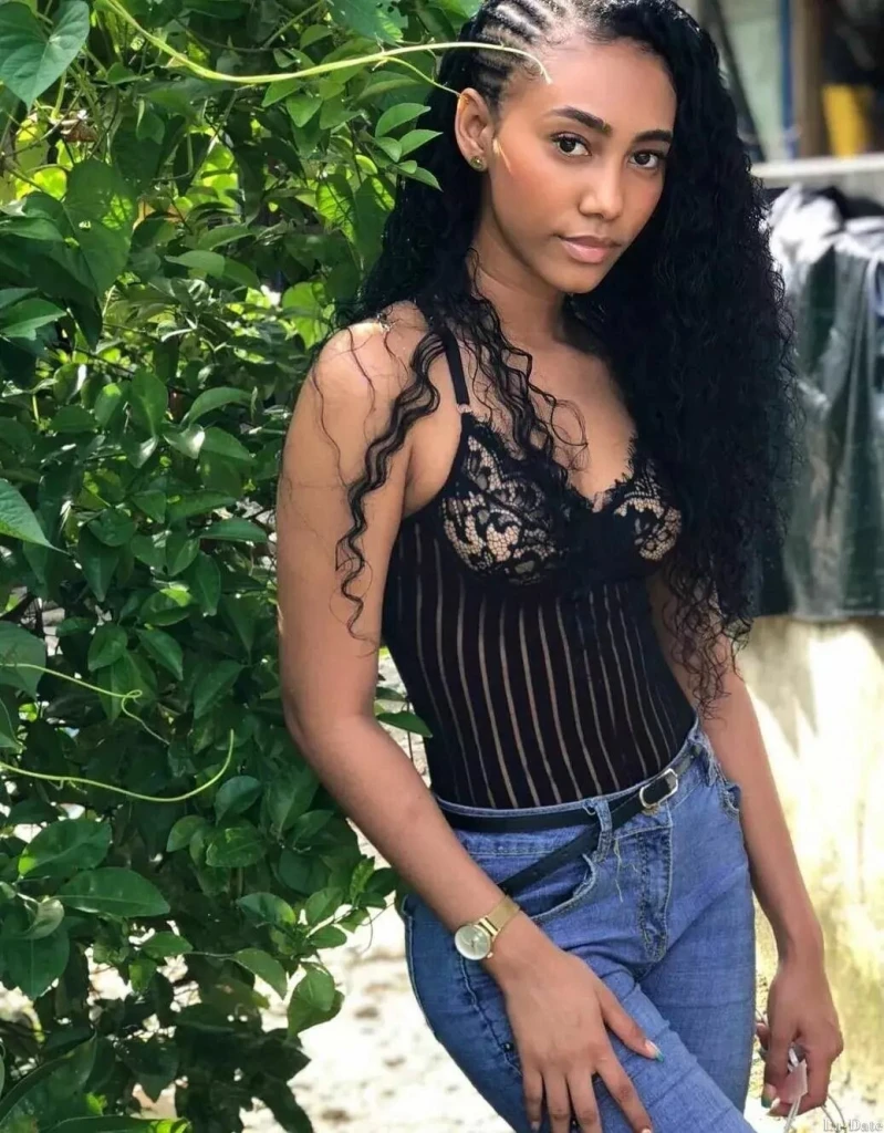 Isabella Profile image 2