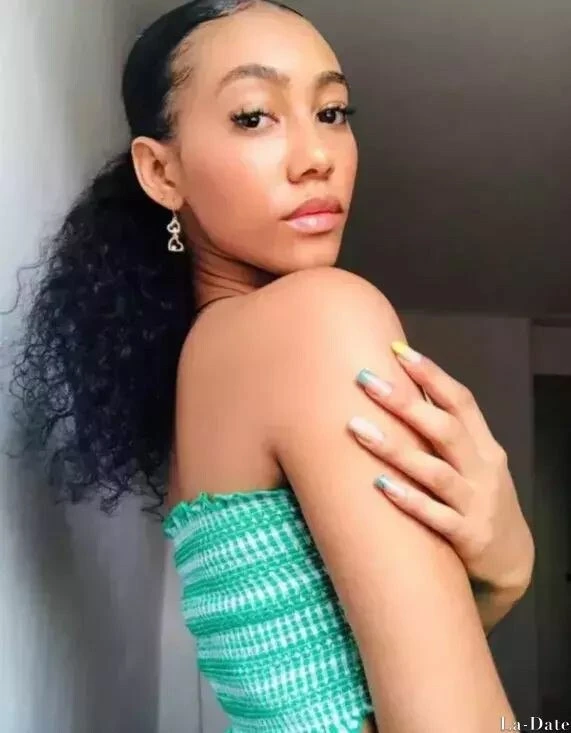 Isabella Profile image 3
