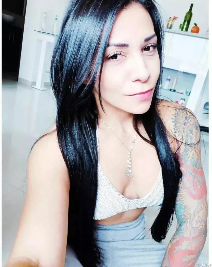 Laura Profile image 6