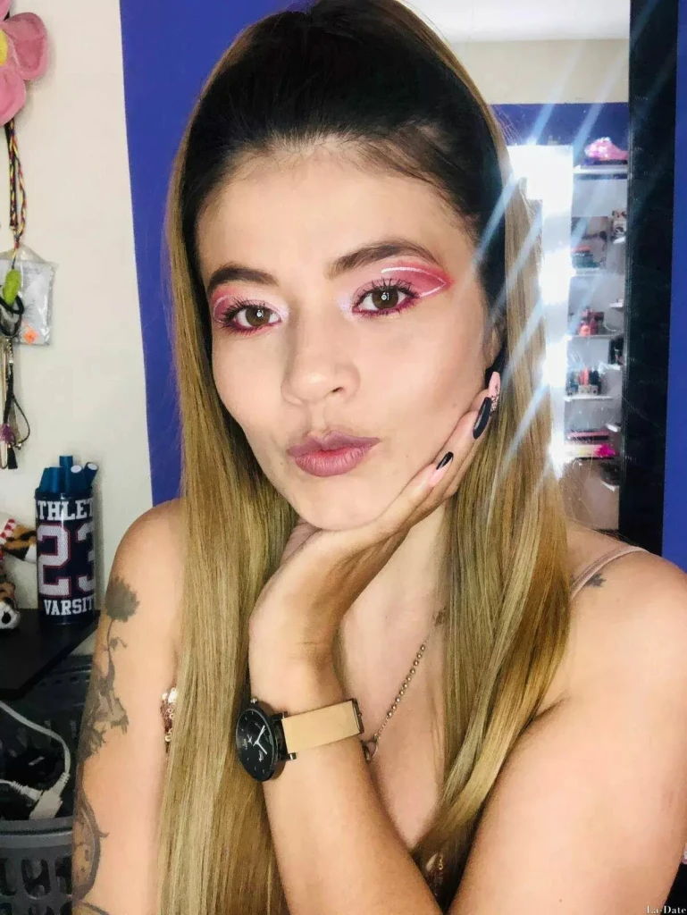 Valentina Profile image 6