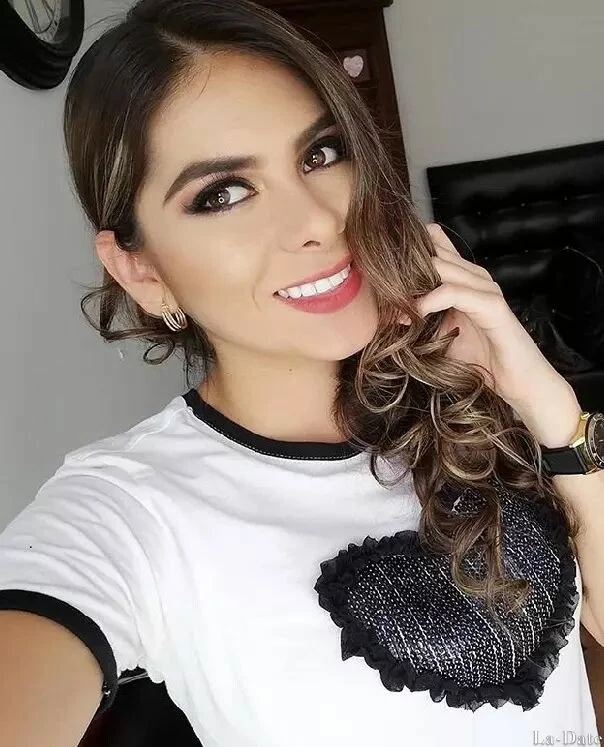 Cristina Profile image 4