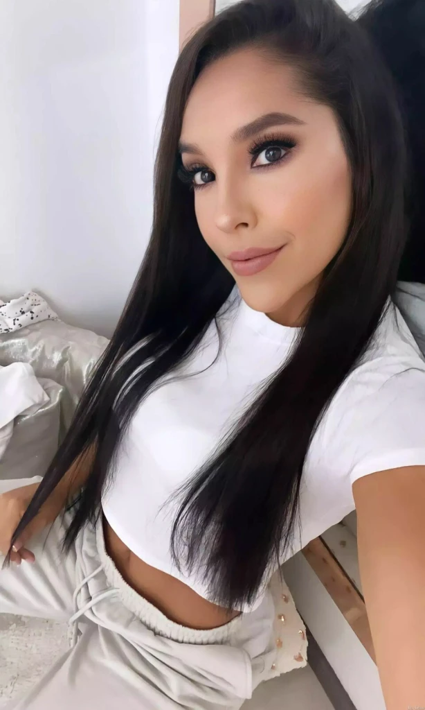 Laura Profile image 3