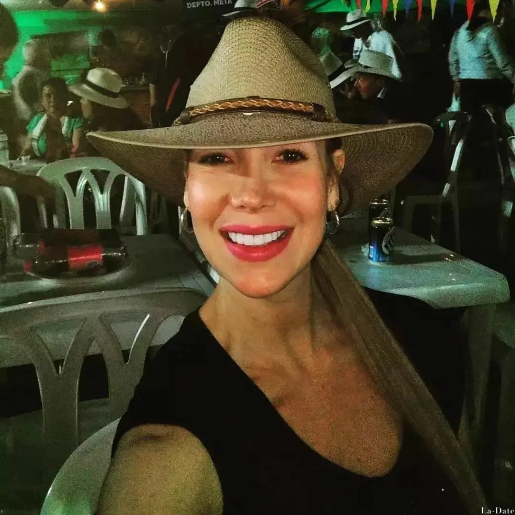 Gloria Profile image 6