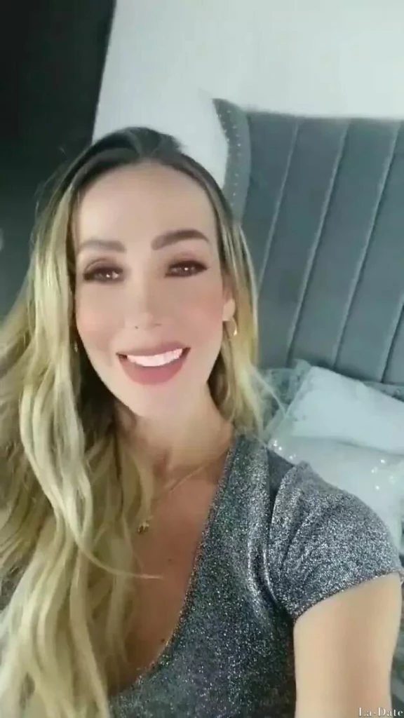 Gloria Profile image 2