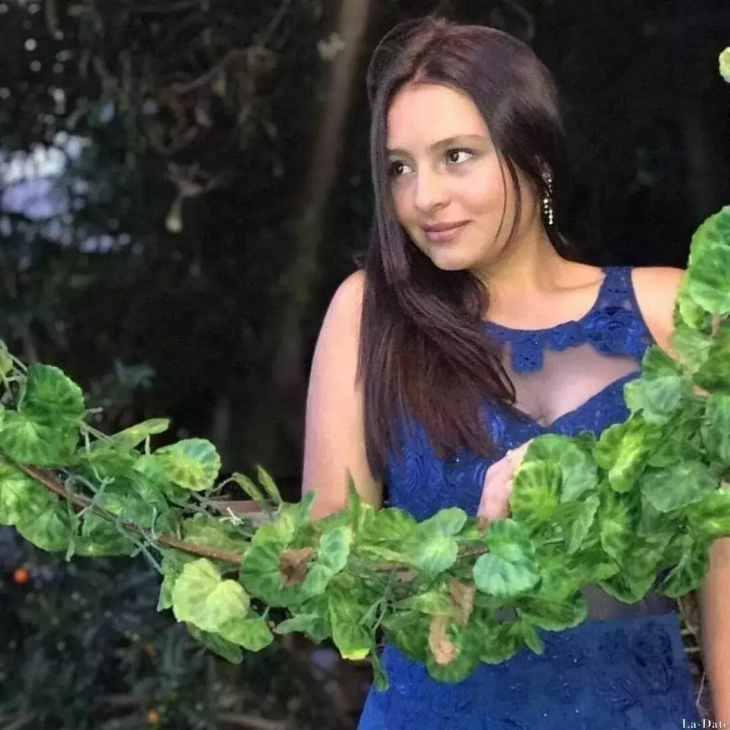 Paola Profile image 2