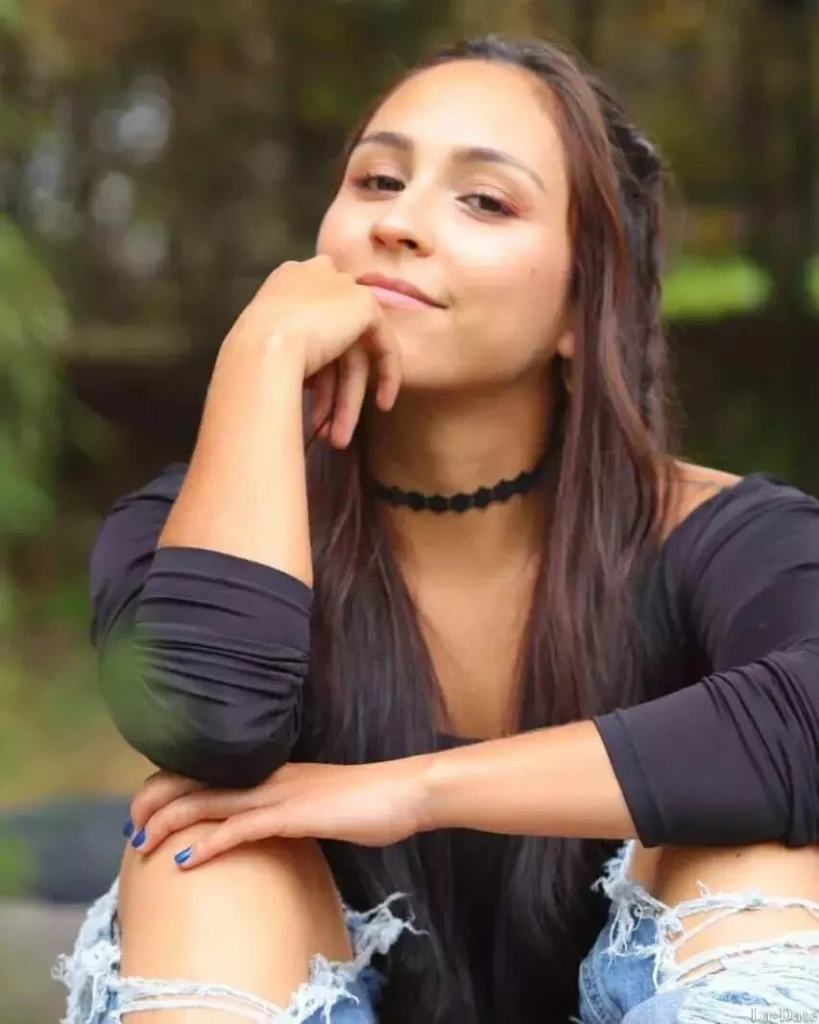 Daniela Profile image 6