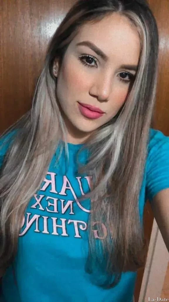 Adriana Profile image 5