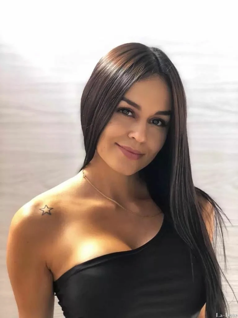 Dayanna Profile image 4