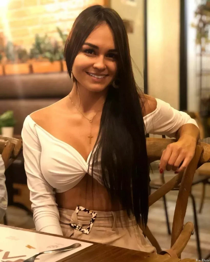 Dayanna Profile image 6