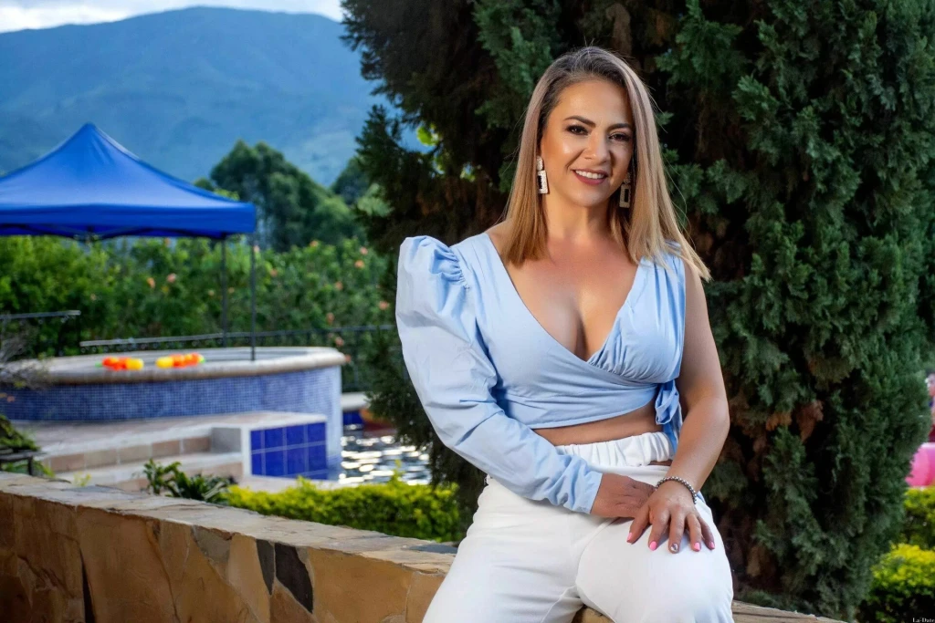 Vanessa Profile image 3