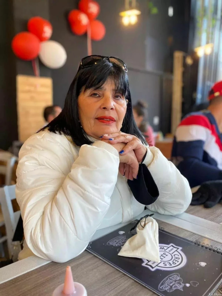 Yazmin Profile image 4