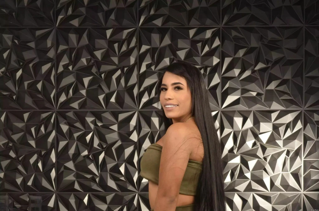 Luisa Profile image 3