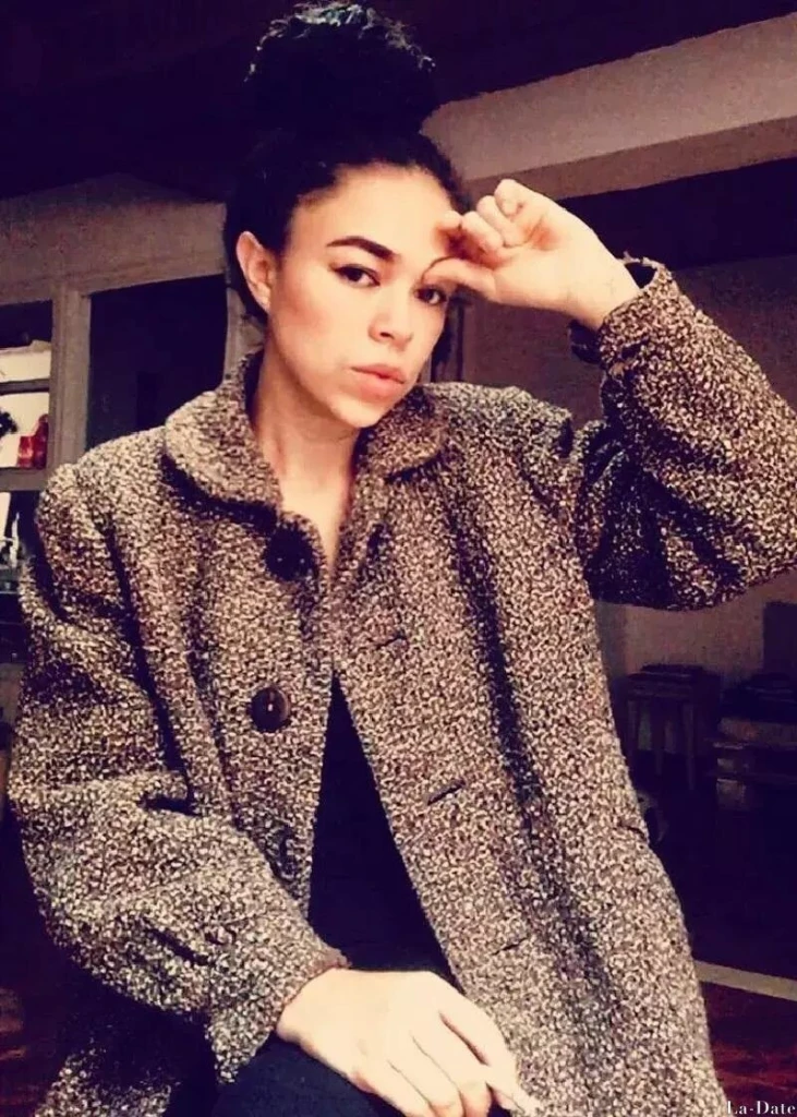 Isabela Profile image 4