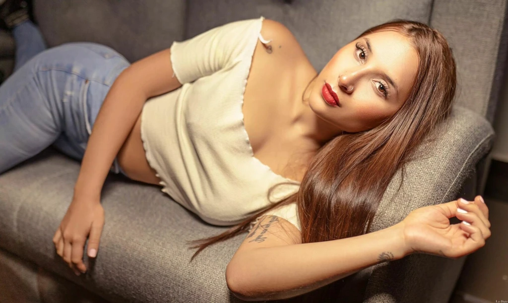 Laura Profile image 4