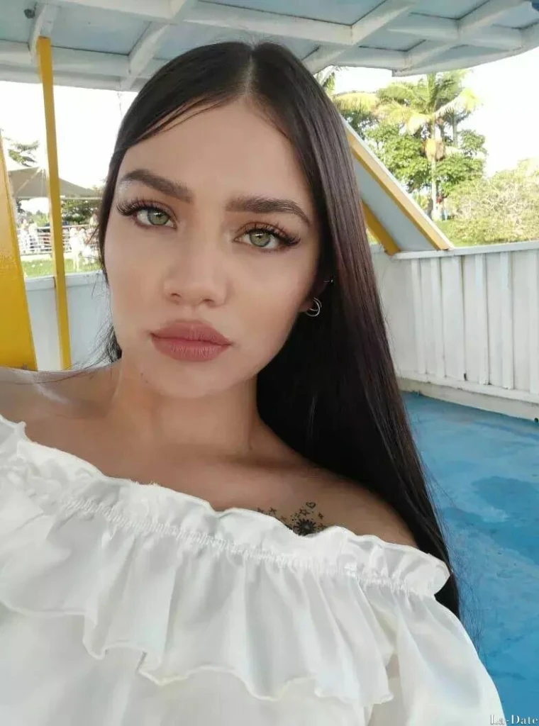 Andrea Profile image 2