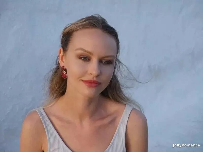 Diana Profile image 5