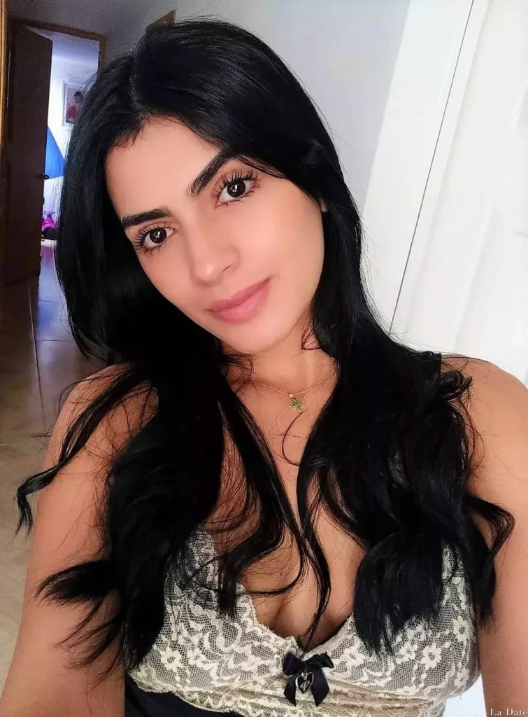 Vanessa Profile image 6