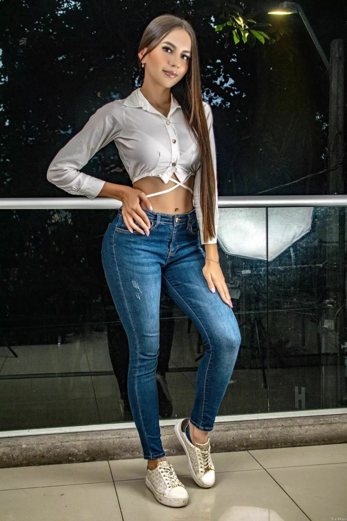 Vanessa Profile image 3