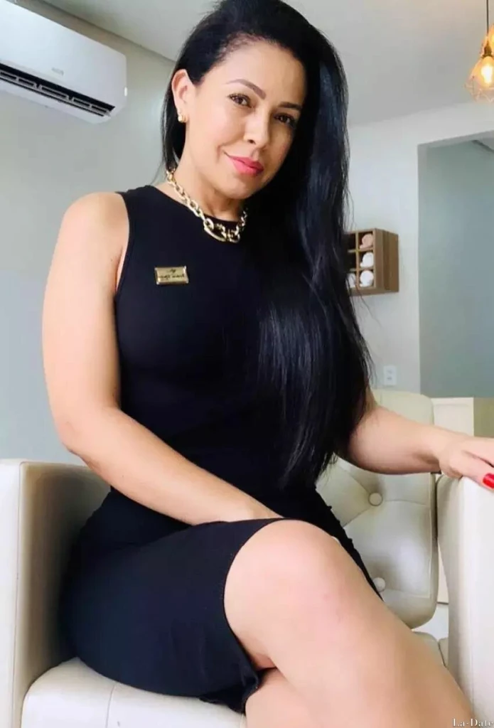 Laura Profile image 1