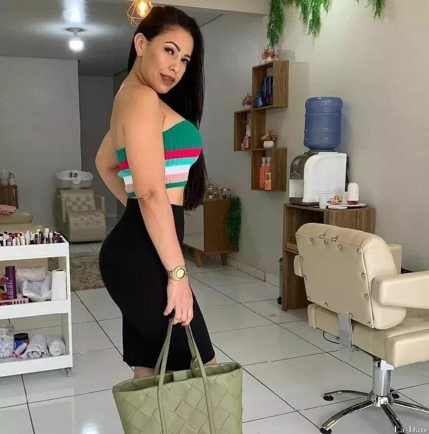 Laura Profile image 4