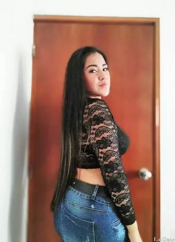 Nicole Profile image 1