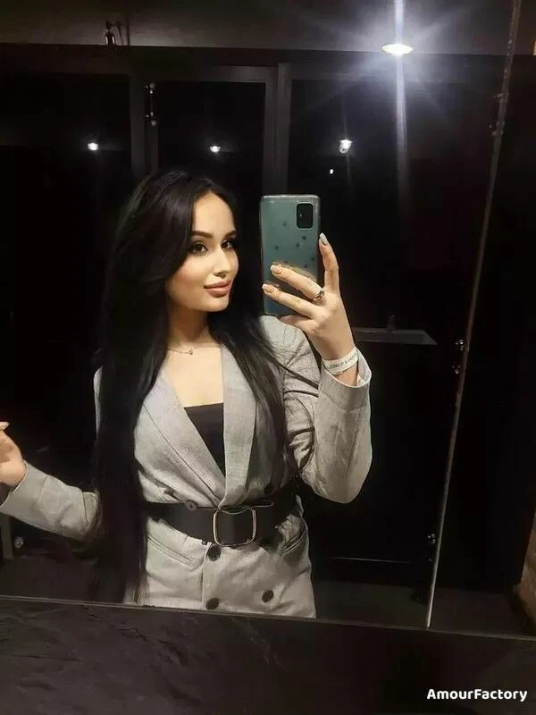 Olena Profile image 3