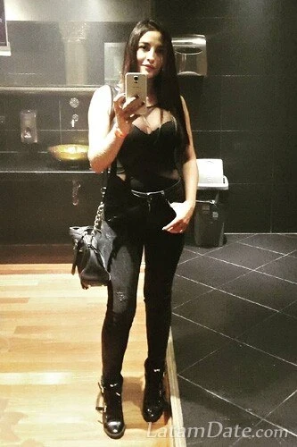 Kelly Profile image 1