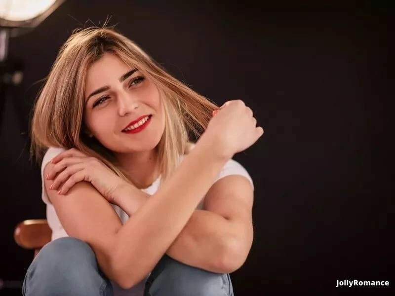 Alina Profile image 1