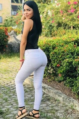 Yenny Profile image 3