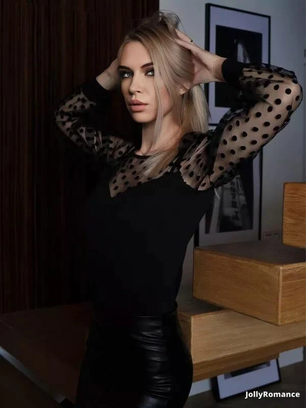 Julia Profile image 4