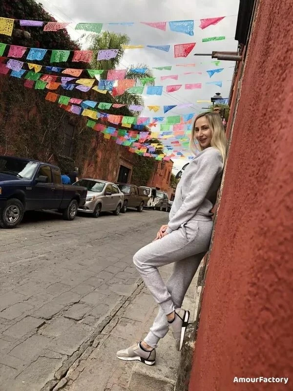 Alina Profile image 5