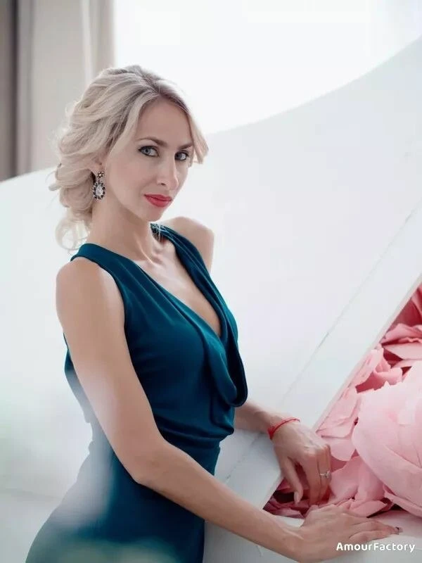 Alina Profile image 2