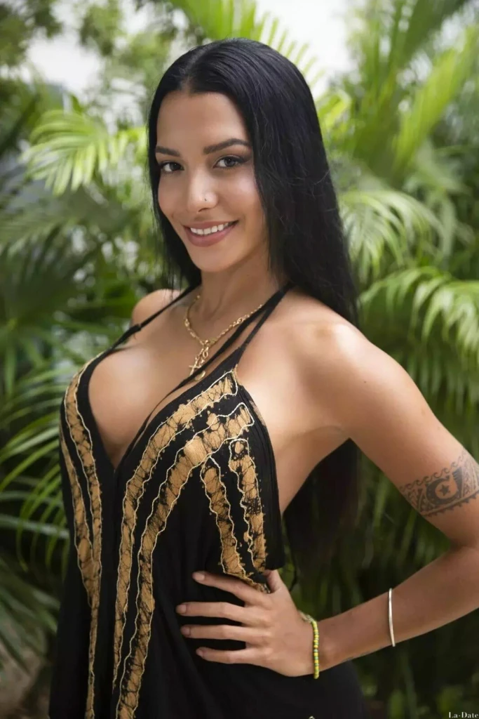 Veronica Profile image 6