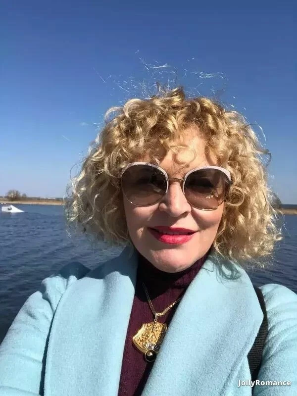 Anna Profile image 5