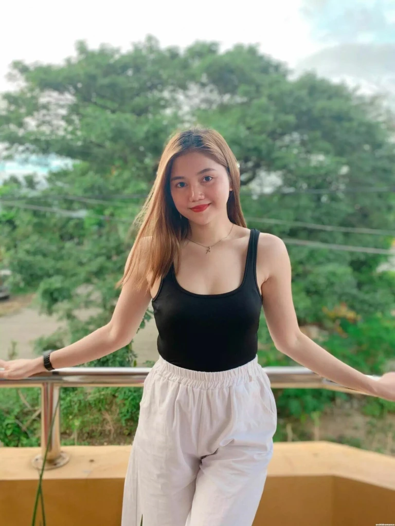 Marilyn Profile image 3