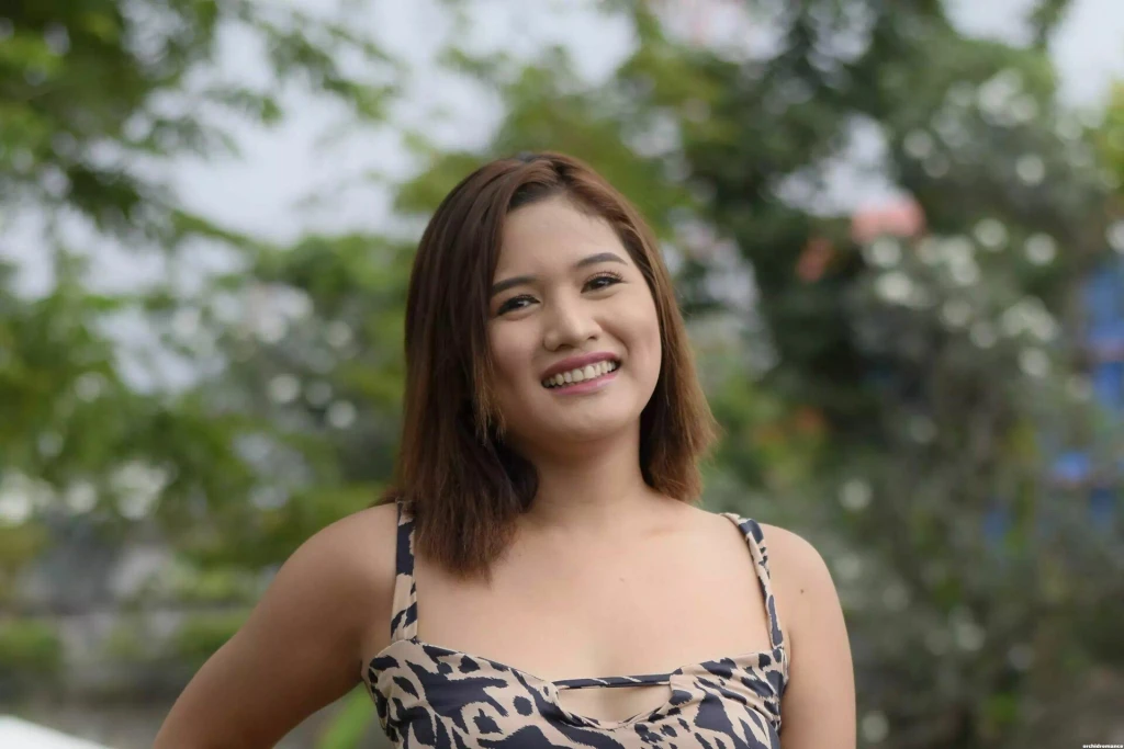 Rosalyn Profile image 3