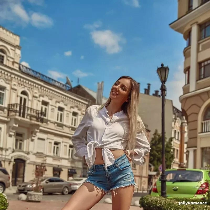 Anna Profile image 2