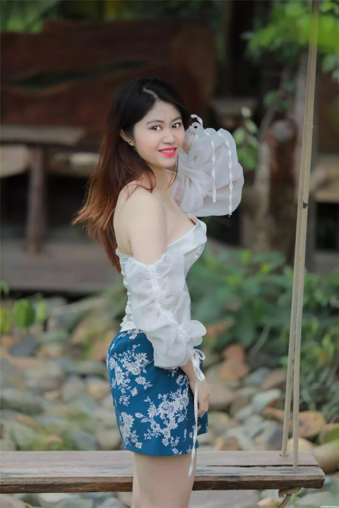 Thi Ut Hoa Profile image 1