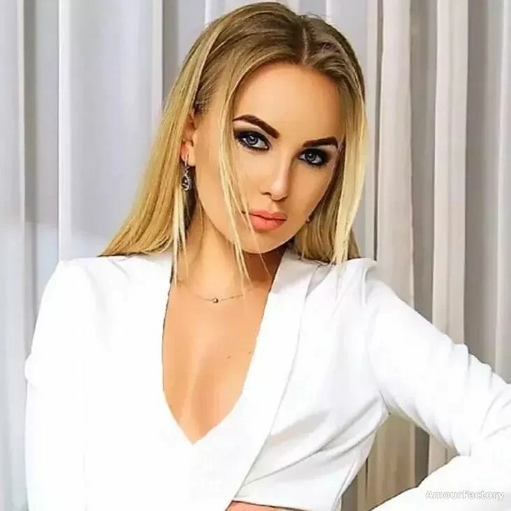 Alena Profile image 5