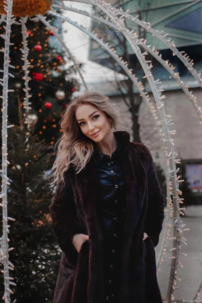 Elena Profile image 6